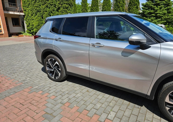 Mitsubishi Outlander cena 190000 przebieg: 33608, rok produkcji 2022 z Warszawa małe 211